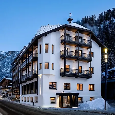 Stella - My Dolomites Experience Отель