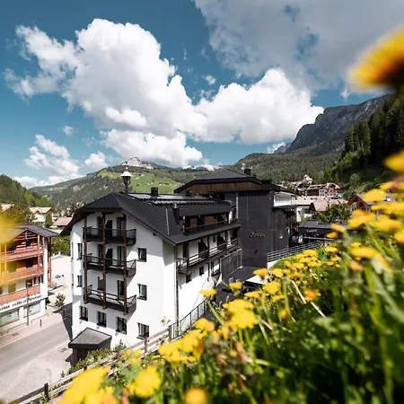 فندق Stella - My Dolomites Experience سيلفا دي فال جاردينا